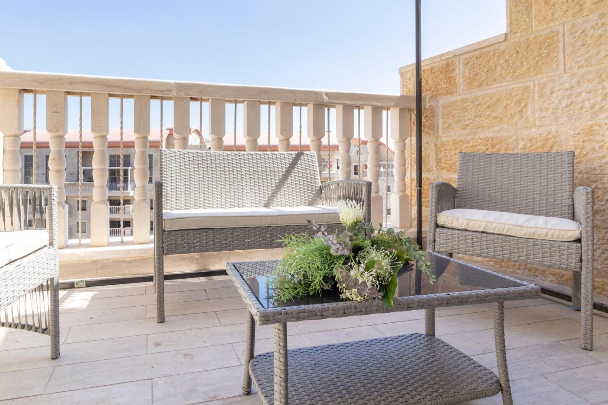 Stylish 1 Bedrooms Parking At City Gate Ierusalim Exterior foto